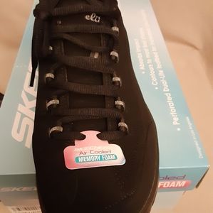 Sketchers Sneakers